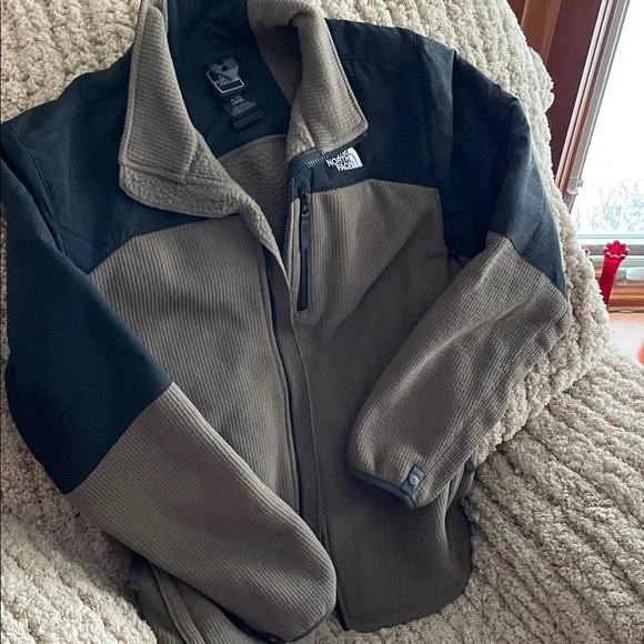 The North Face Men's Taupe and Black Performance Jacket - Picture 2 of 8